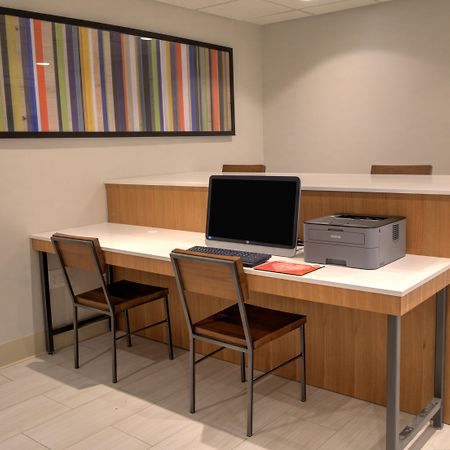Holiday Inn Express Rochelle By Ihg Bagian luar foto