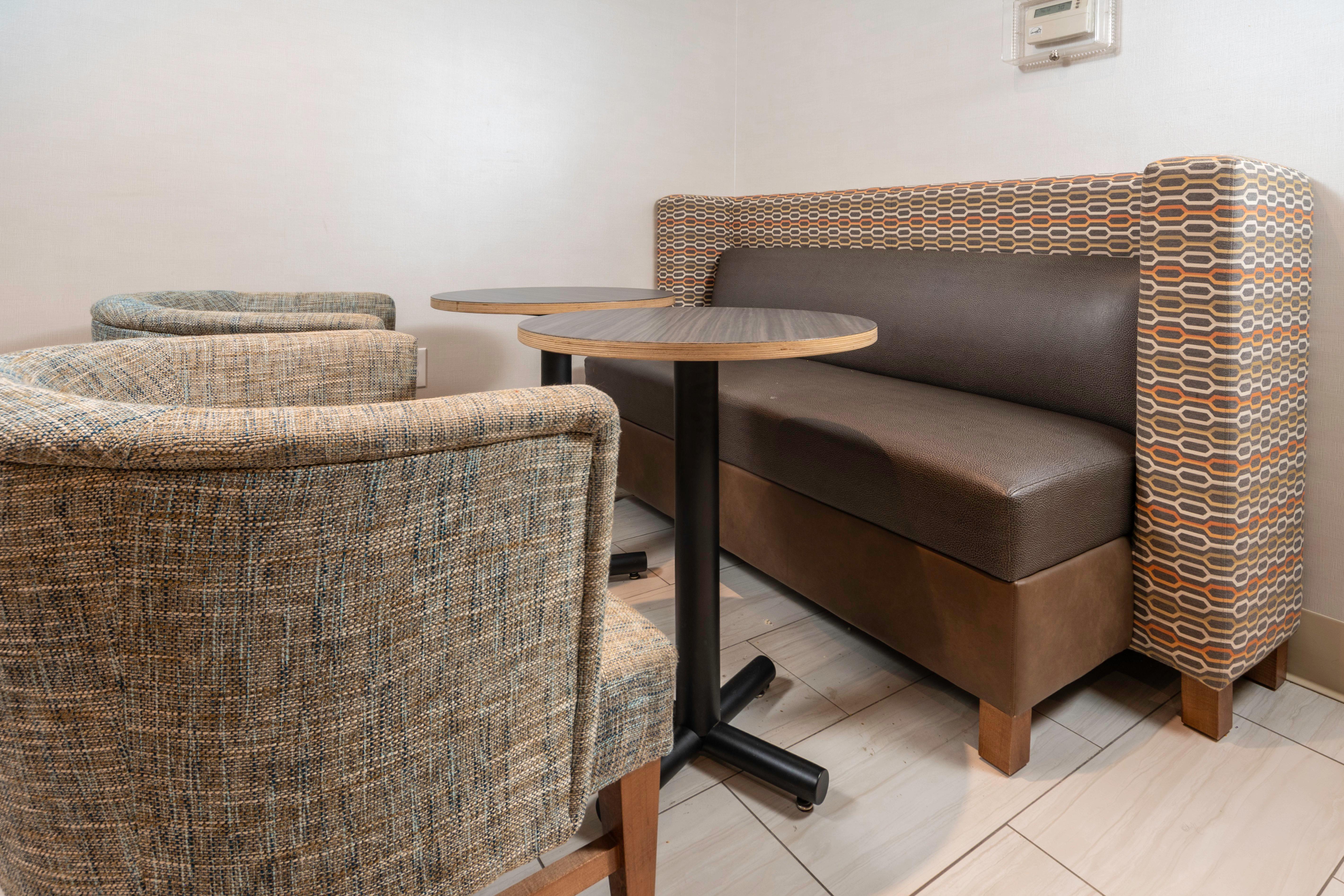 Holiday Inn Express Rochelle By Ihg Bagian luar foto
