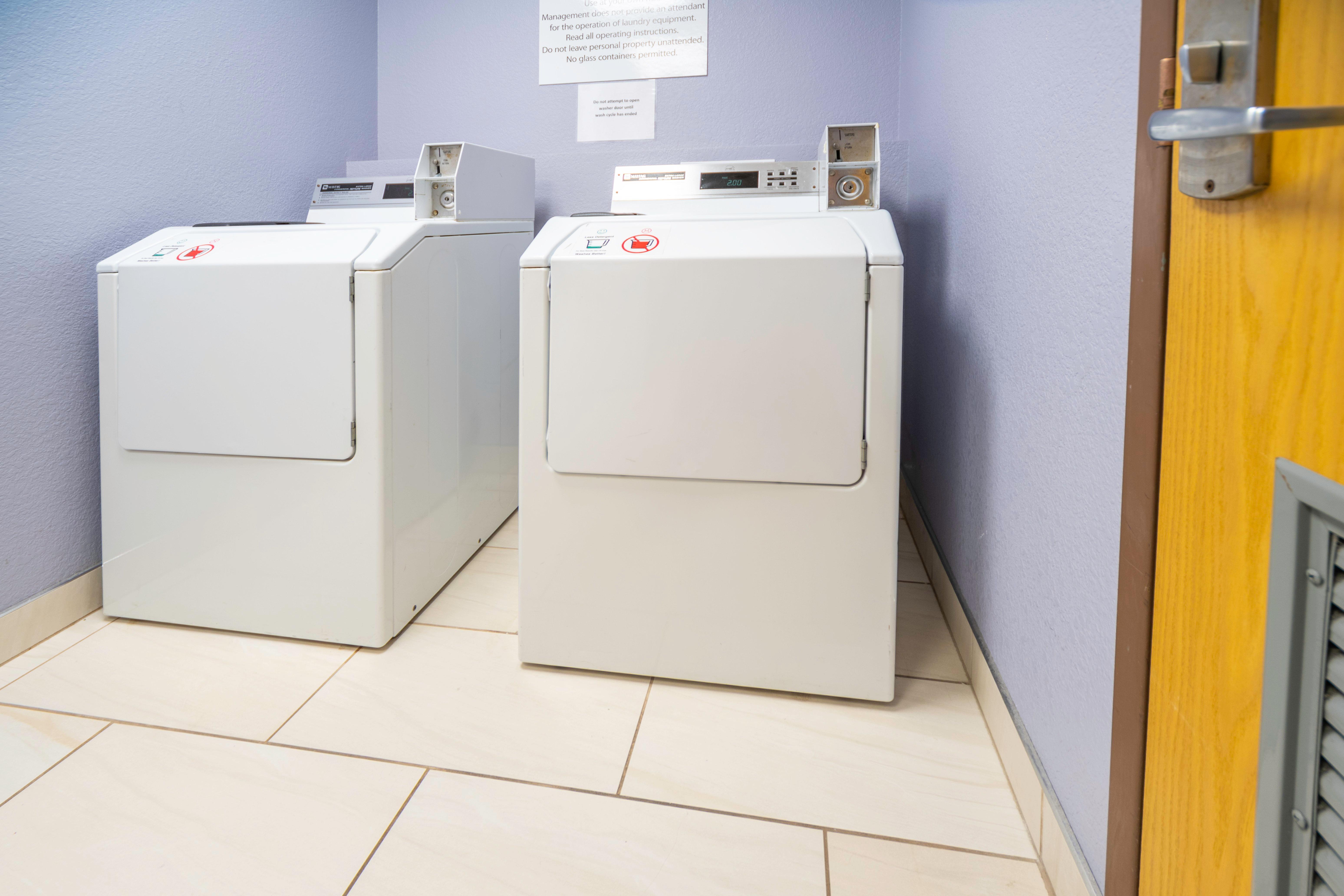 Holiday Inn Express Rochelle By Ihg Bagian luar foto