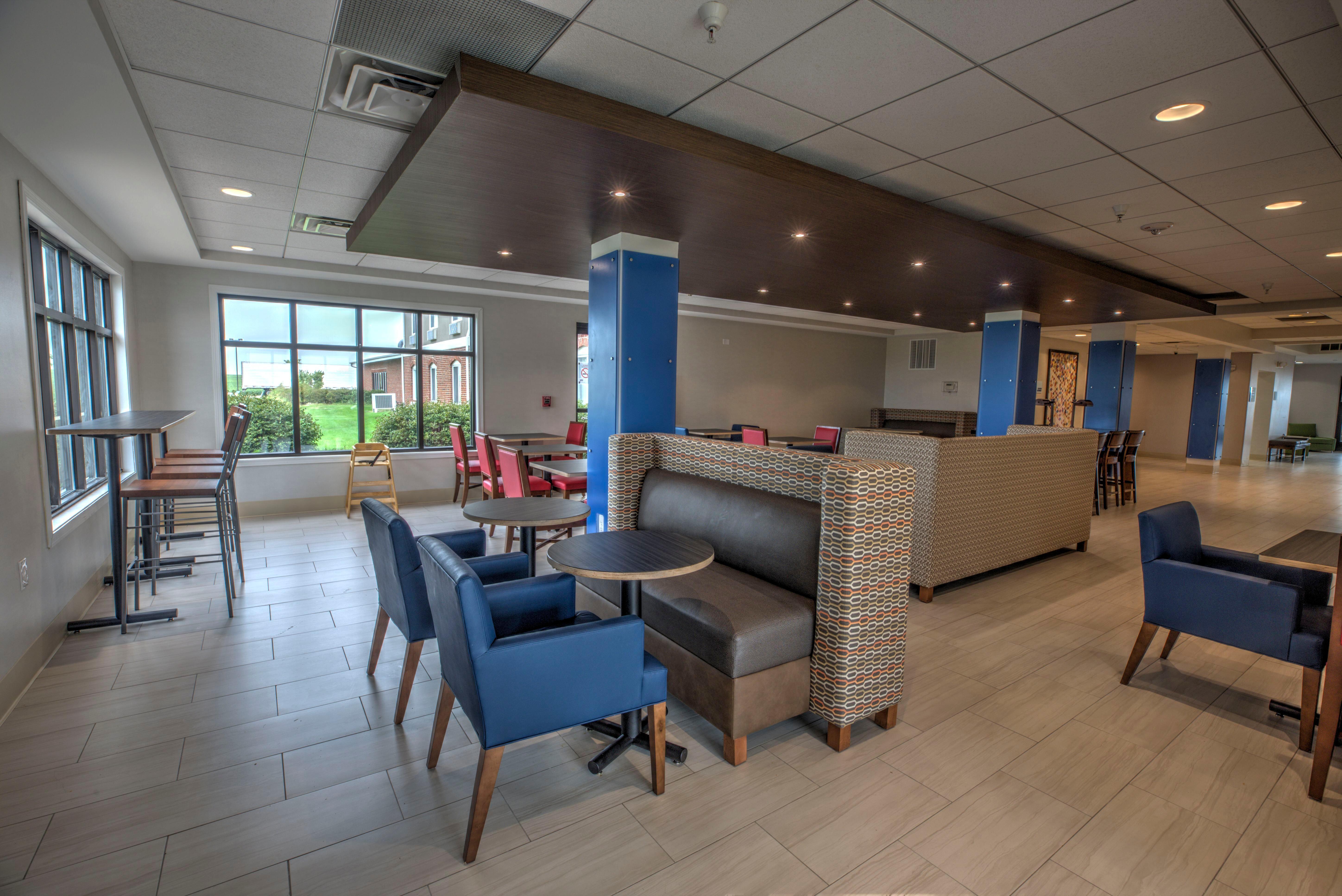 Holiday Inn Express Rochelle By Ihg Bagian luar foto