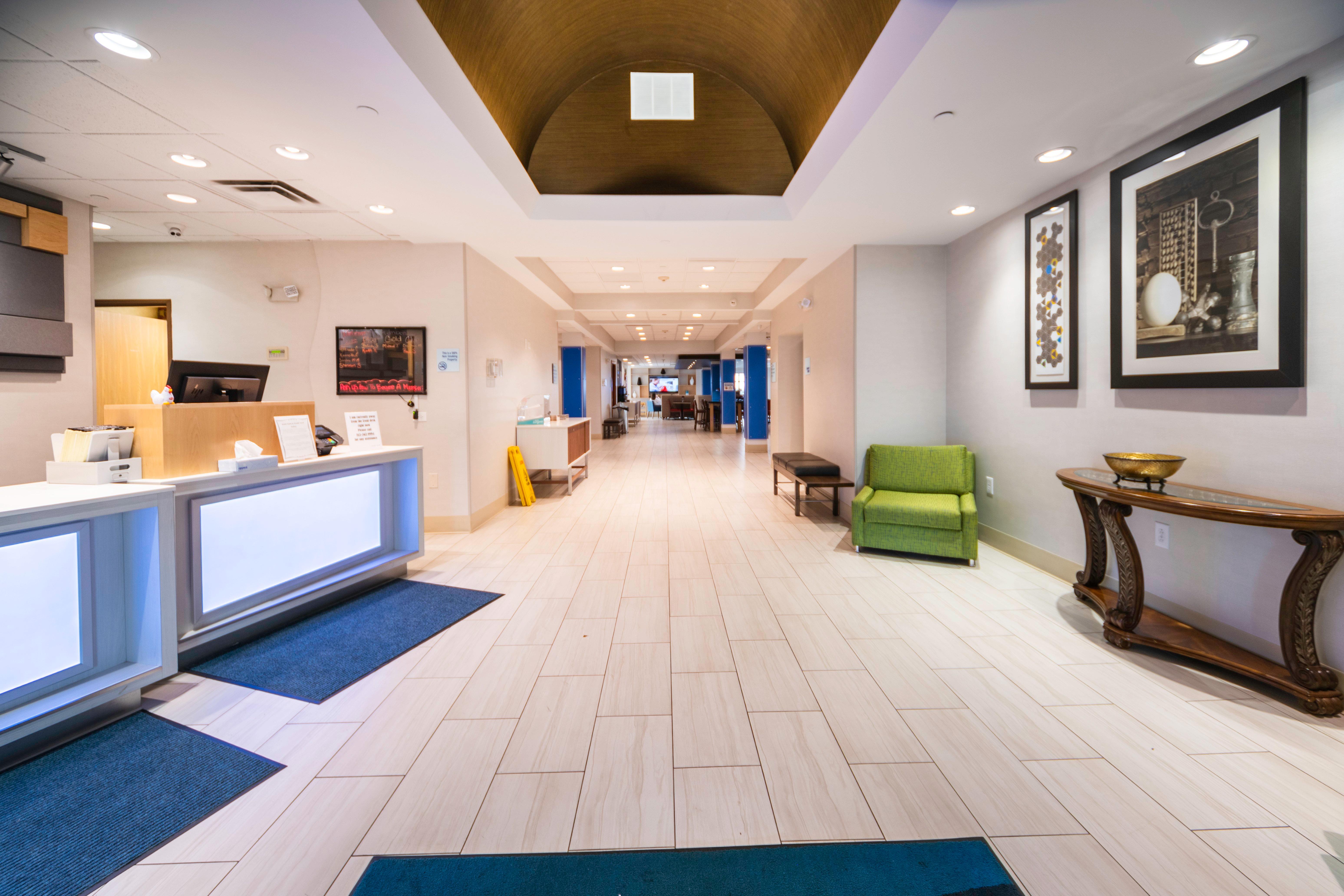 Holiday Inn Express Rochelle By Ihg Bagian luar foto