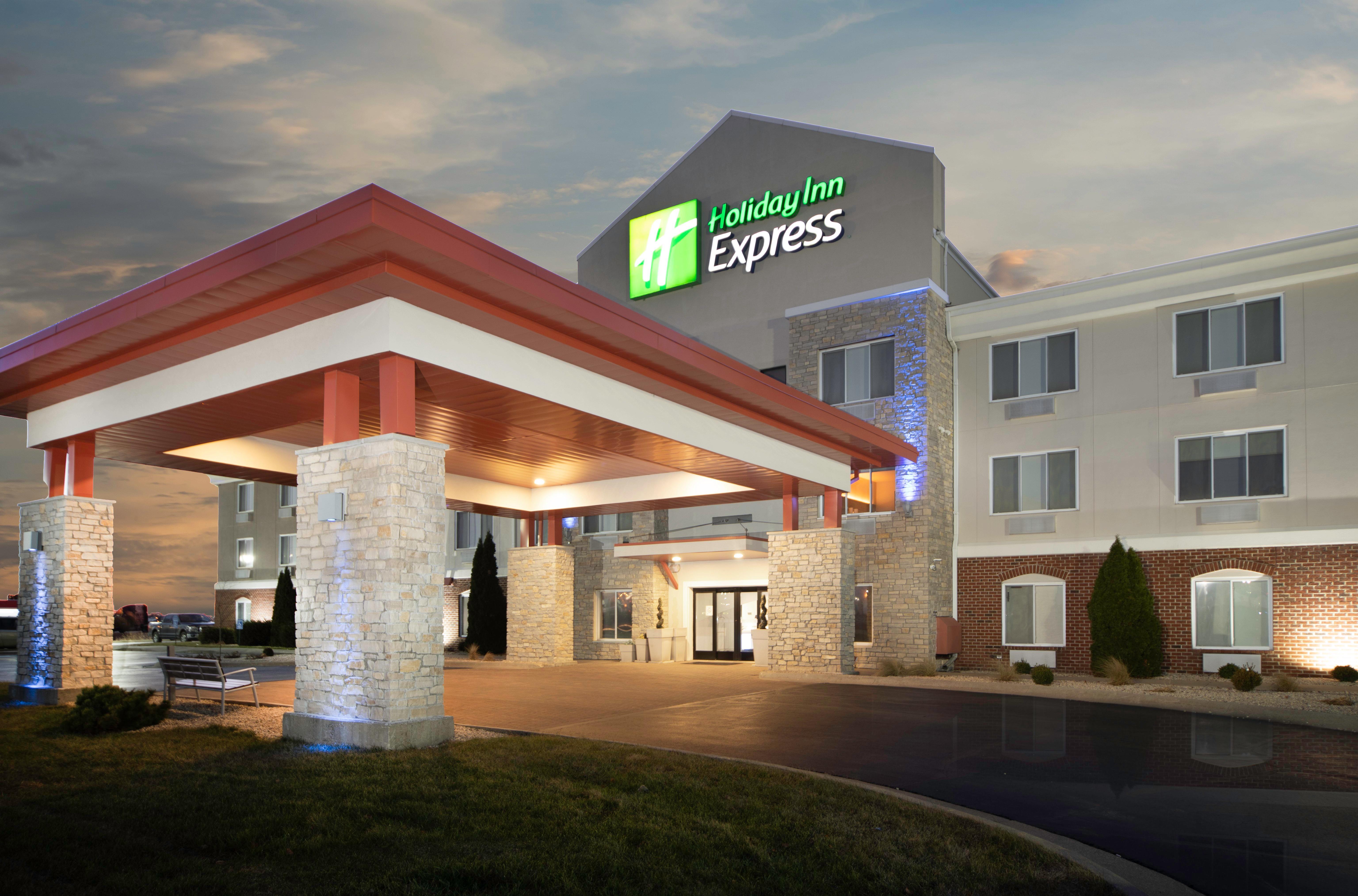 Holiday Inn Express Rochelle By Ihg Bagian luar foto