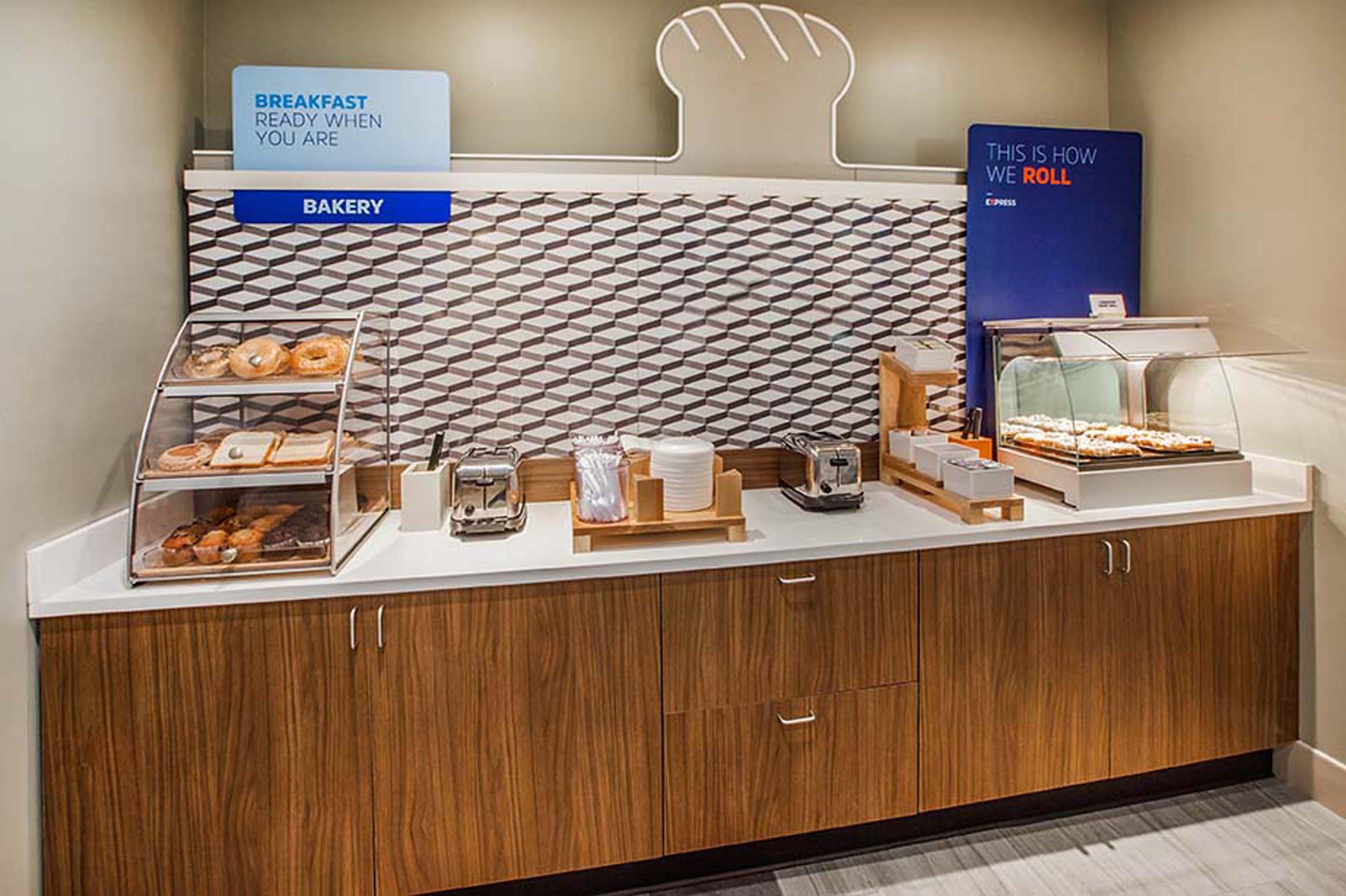 Holiday Inn Express Rochelle By Ihg Bagian luar foto