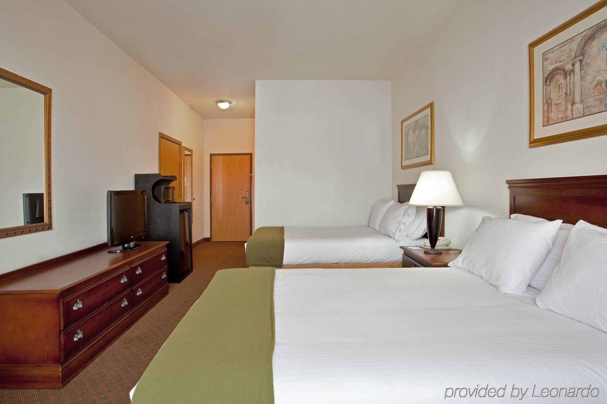 Holiday Inn Express Rochelle By Ihg Ruang foto