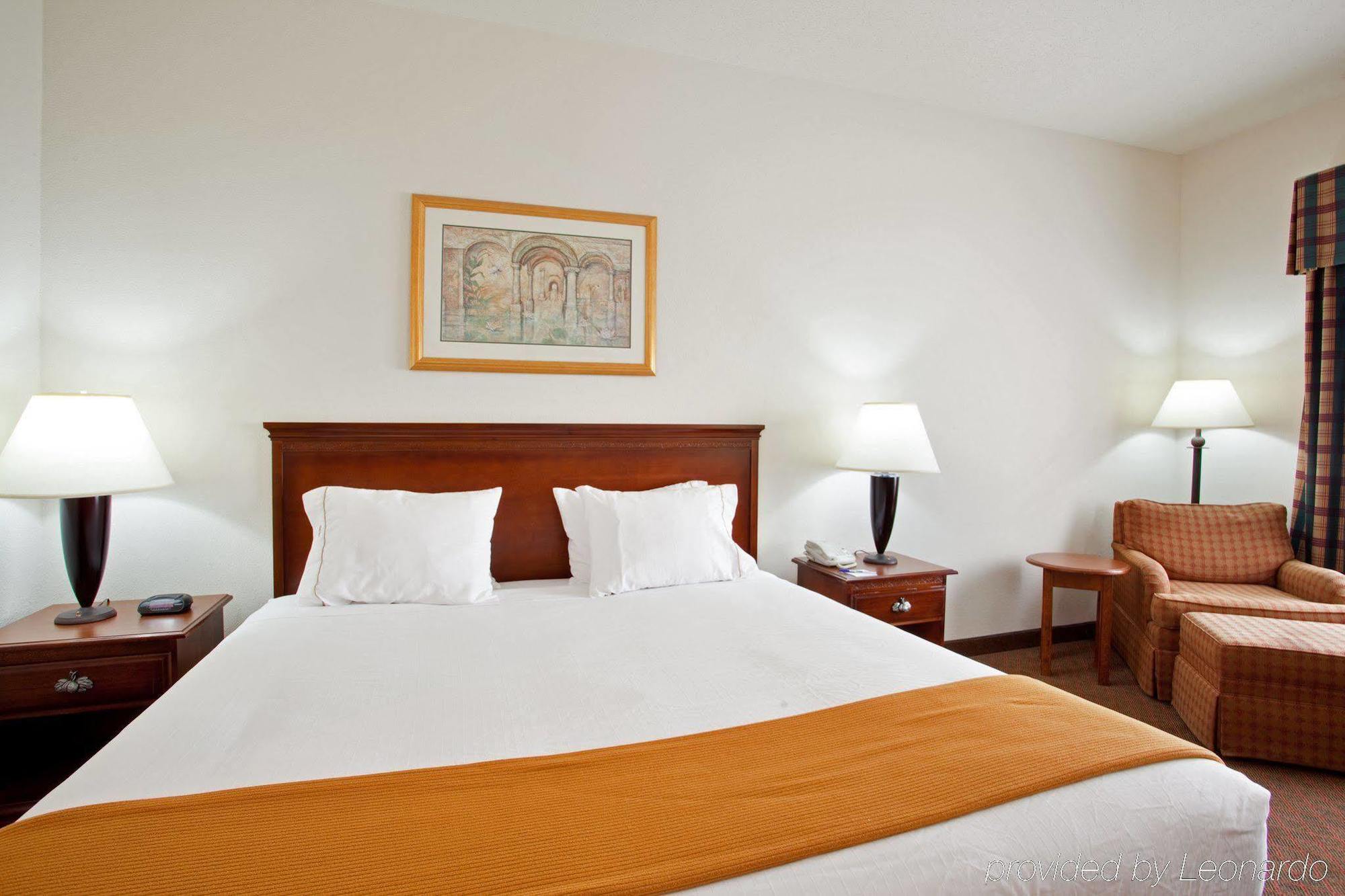Holiday Inn Express Rochelle By Ihg Bagian luar foto